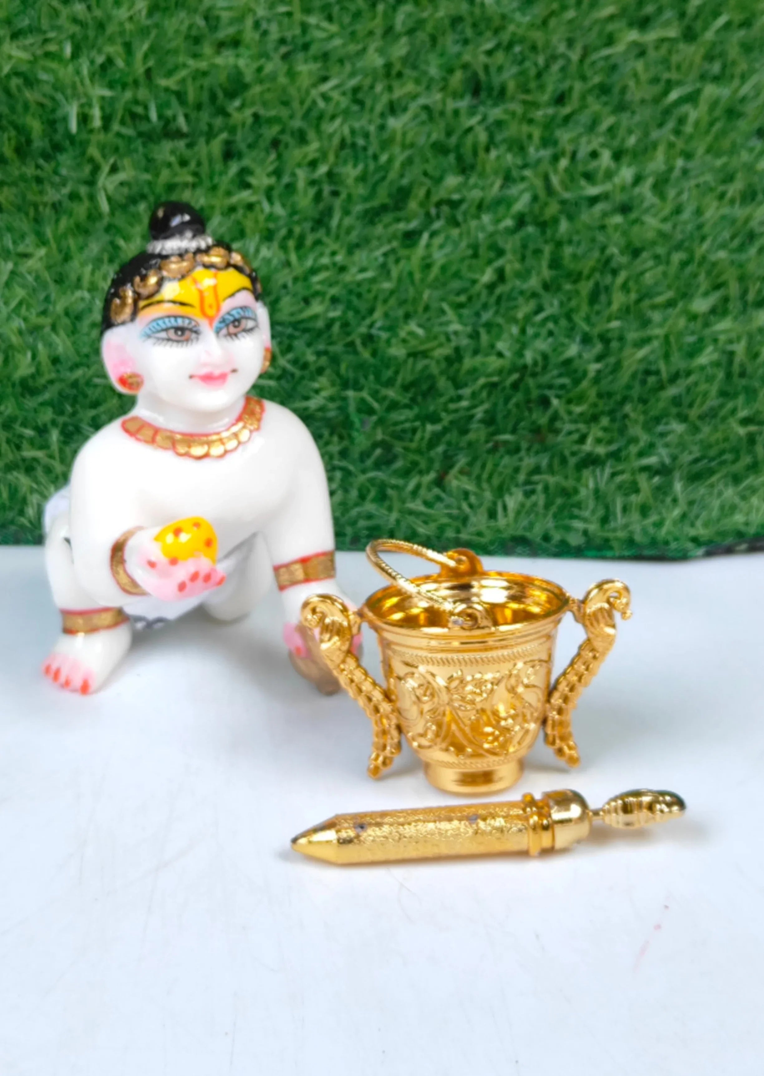 Holi plate with balti pichkari for laddu gopal ji