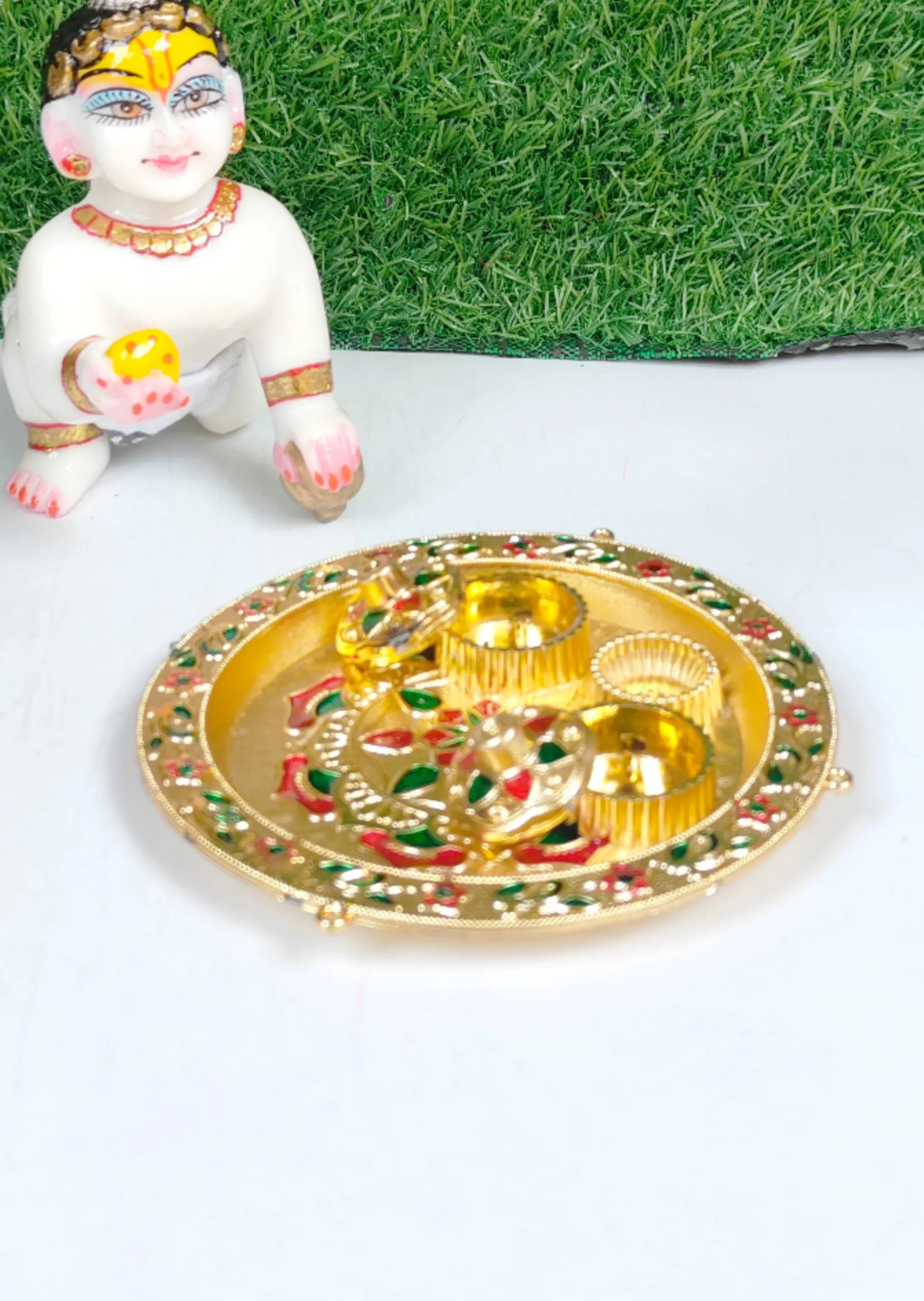 Holi plate with balti pichkari for laddu gopal ji