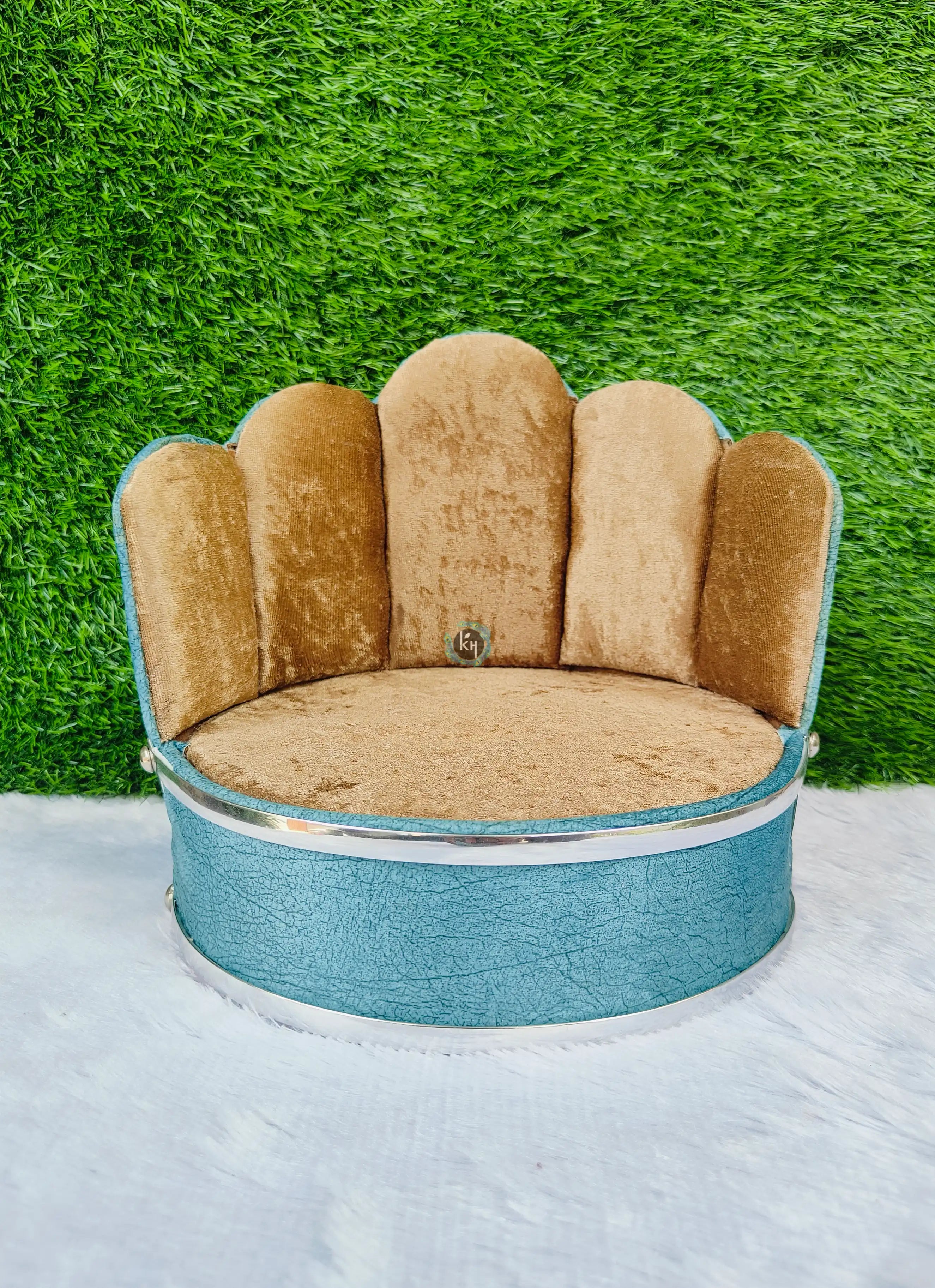 Round sofa cum singhasan with 2 pillow for laddu gopal ji (random color)